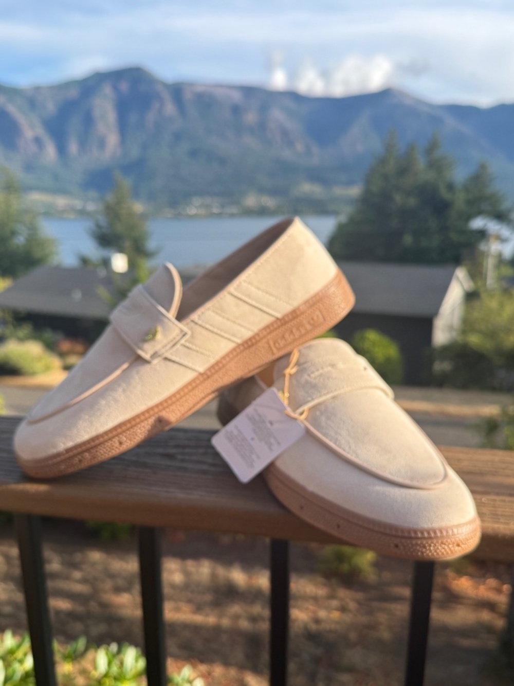 Adidas Handball Spezial Loafer shoes Men's 10 or Women's 12